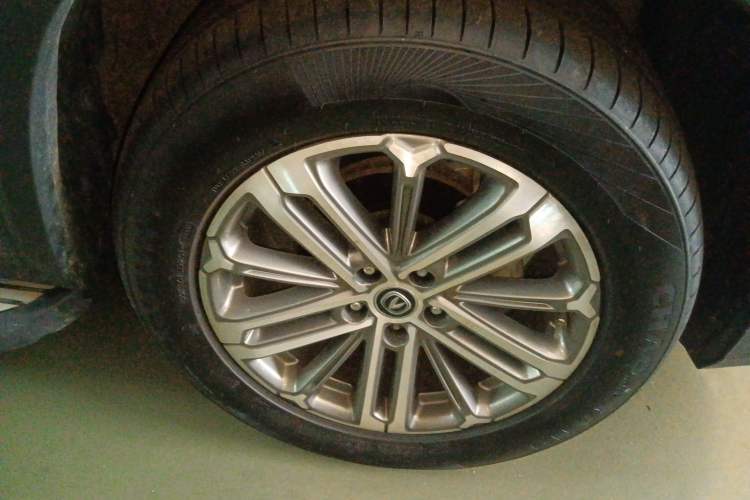 Used CHANGAN CS75 PLUS 2021 1.5T Automatic Luxury Version Right Front Wheel Hub