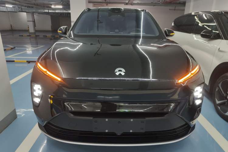 Used Nio ES8 2024 75 kWh Front