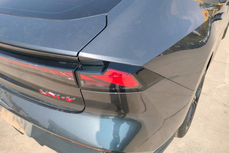 Used Changan UNI-V 2023 1.5T Premium Model