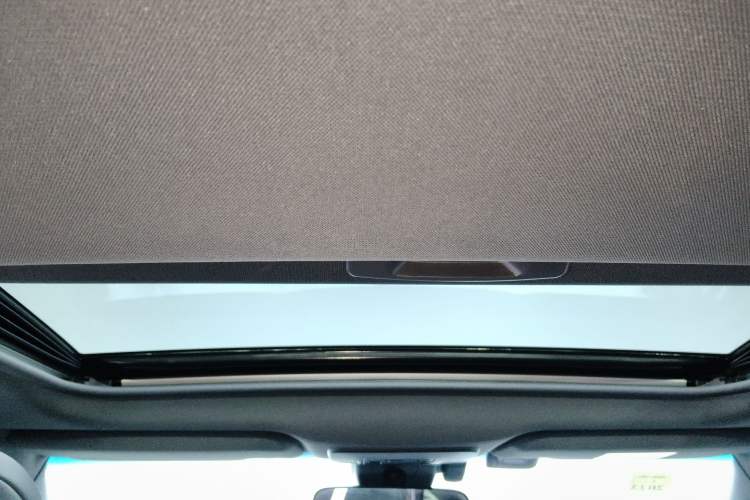 Used Toyota Avalon 2019 Dual-Engine 2.5L Luxury Edition China VI Standard