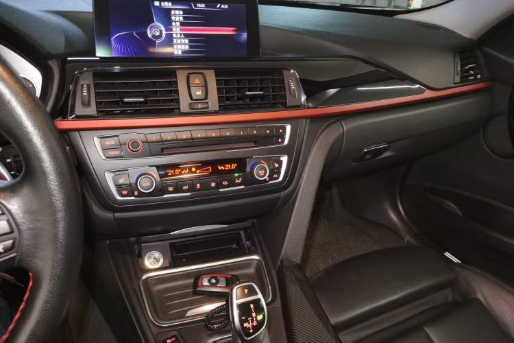 Used BMW 3 Series 2013 320i Sport Design Package
