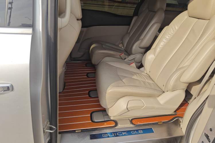 Used Buick GL8 2014 3.0L GT Luxury Business Haoya Edition
