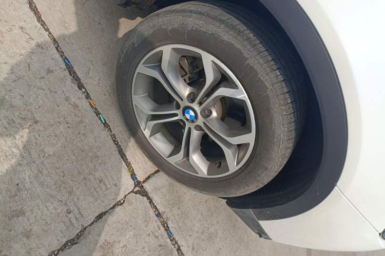 Used BMW X4 2014 xDrive20i X Design Package Right Front Wheel Hub
