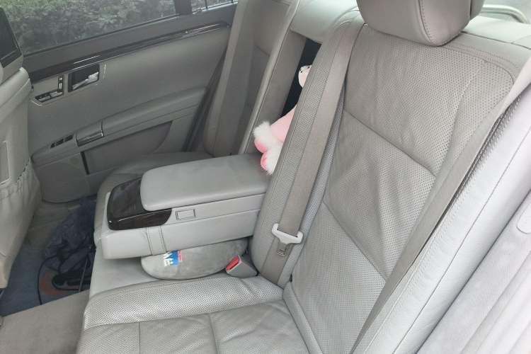 Used Mercedes-Benz S-Class 2010 S 300 L Luxury Model Left Rear Seat