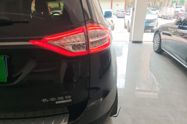 Used Ford Edge 2018 EcoBoost 245 Two-Wheel-Drive Titanium 7-Seater China V Standard
