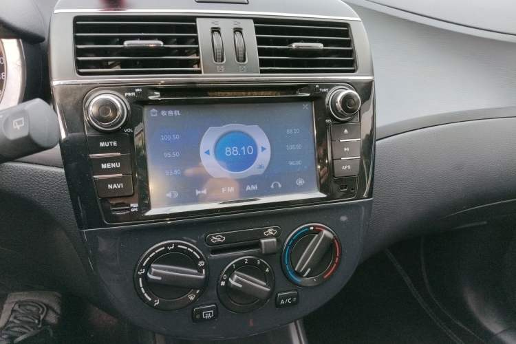 Used Nissan Tiida 2014 1.6L CVT Comfort Model
