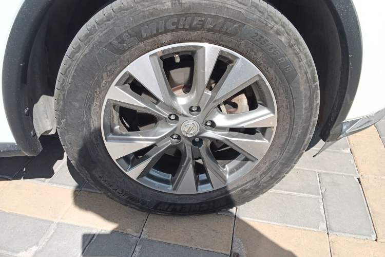 Used Nissan Murano 2019 2.5L XL Two-Wheel Drive Smart Connect Luxury Edition China VI Standard
