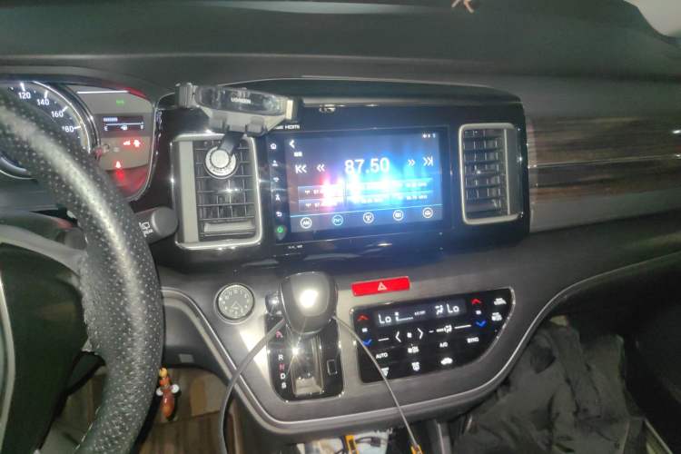 Used Honda Elysion 2016 2.4L Classic Edition
