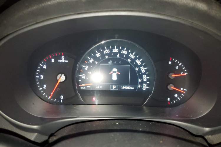 Used Kia Sorento 2015 Sorento L 2.2T Diesel 4WD Elite Edition 5 Seats China IV Standard