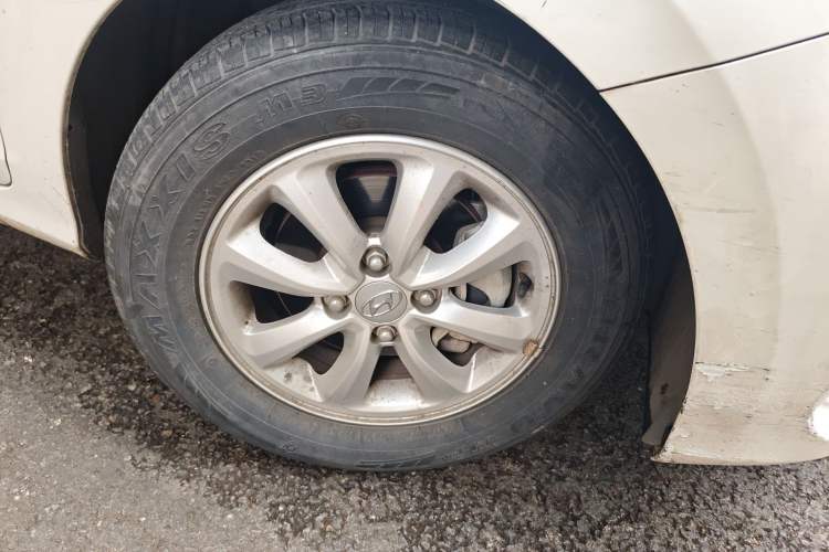 Used Hyundai Verna (older generation) 2017 1.4L Manual Colorful Skyroof Version China V Standard Right Front Wheel Hub