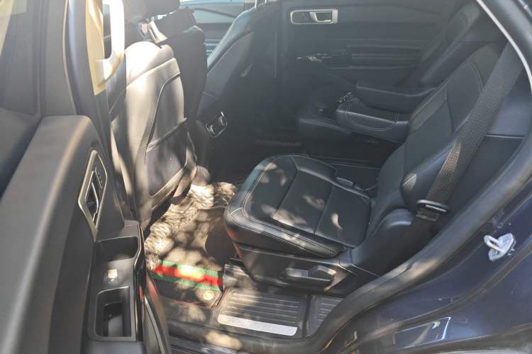 Used Ford Explorer 2020 EcoBoost 285 Rear-Drive Trend Edition 6 Seats Left Rear Seat