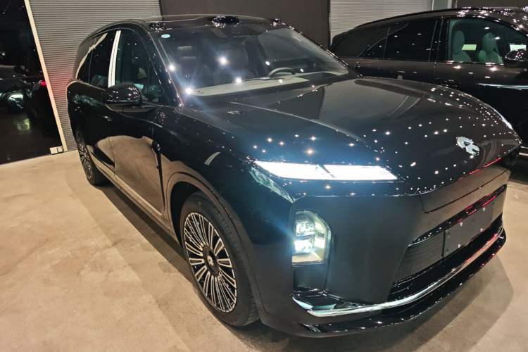 Used Nio ES8 2026 Model 6-seat Executive Luxury Edition Front Right 45 Deg