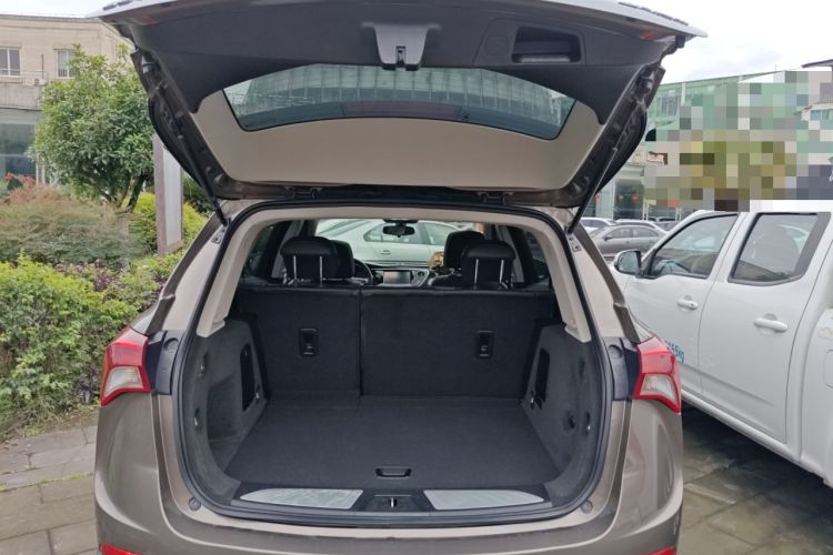 Used Buick Envision 2018 20T Two-Wheel-Drive Elite Model Trunk