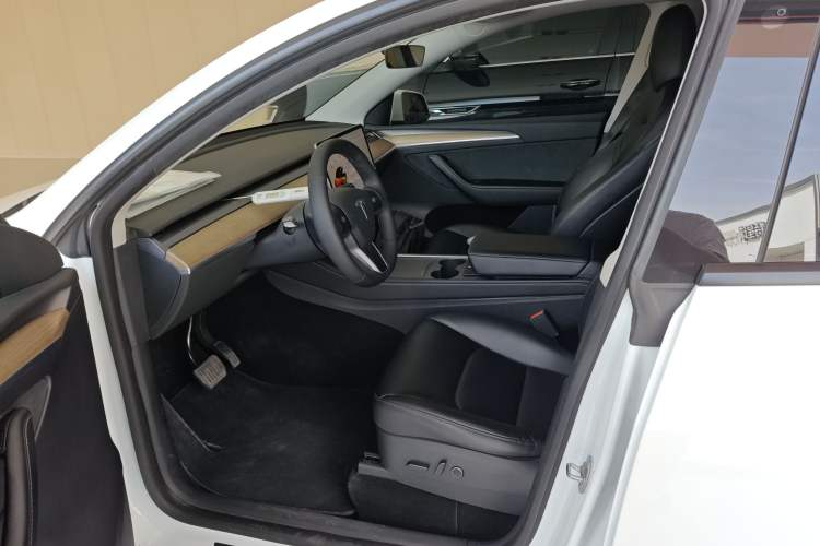 Used Tesla Model Y 2022 Rear-Wheel-Drive Version