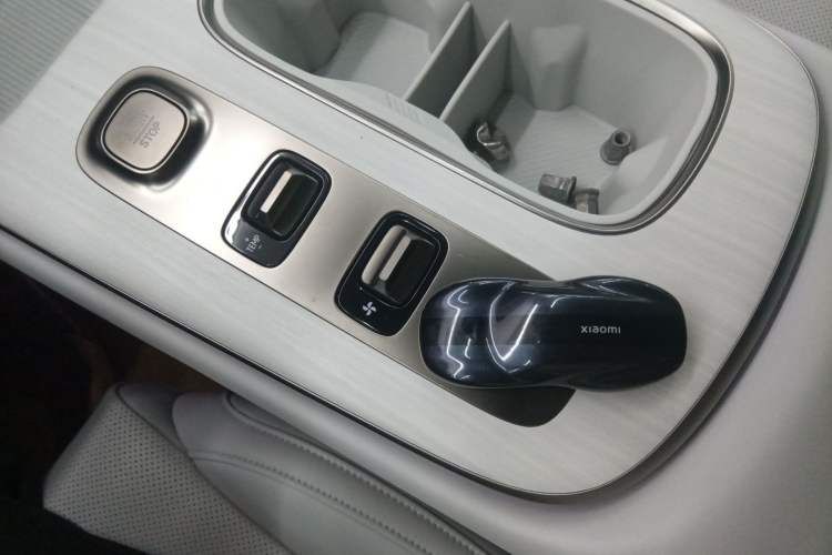 Used Xiaomi Auto SU7 2024 Rear-Drive Standard Founder Edition Interior 1