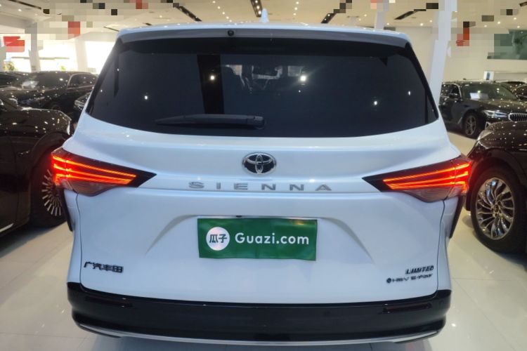 Used Toyota Sienna 2024 2.5L Hybrid Four-Wheel Drive Prestige Edition