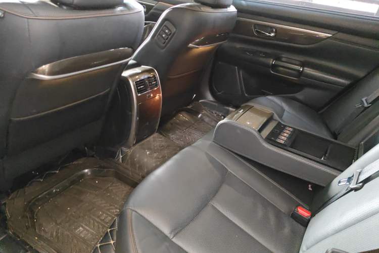 Used Nissan Teana 2014 Duke 2.5L XV Deluxe Edition Left Rear Seat