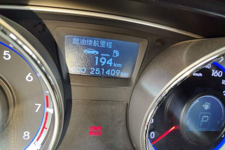 Used Hyundai Sonata 2013 2.0L Automatic Fashion Edition Odometer Close Up