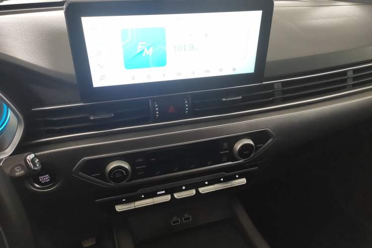 Used JETOUR X70S 2023 1.5T DCT Glory Edition 5-seater
