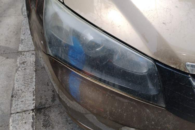 Used Geely Auto Classic Emgrand 2012 Sedan 1.5L Manual Standard Model Right Front Headlight