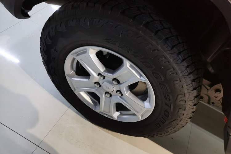 Used Jeep Wrangler 2019 2.0T Sahara Four-Door Version China VI Emission Standard