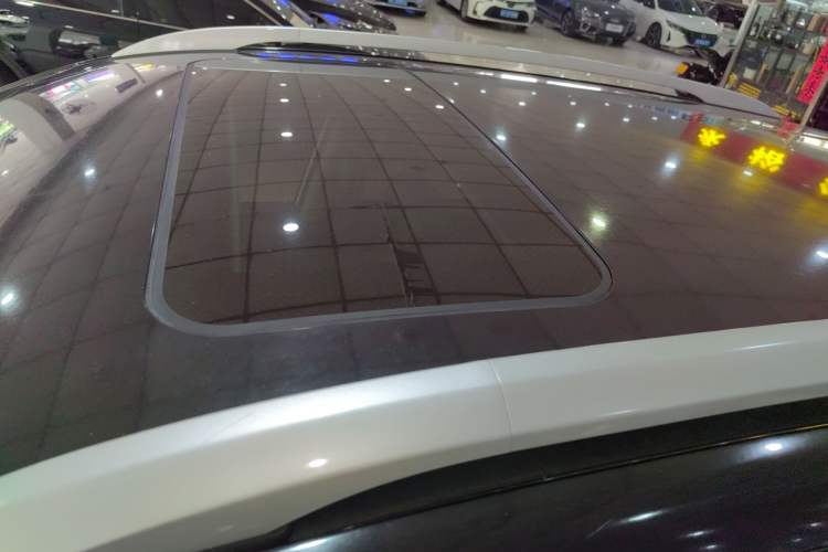 Used GAC Trumpchi GS3 2017 200T Automatic Luxury Edition Roof