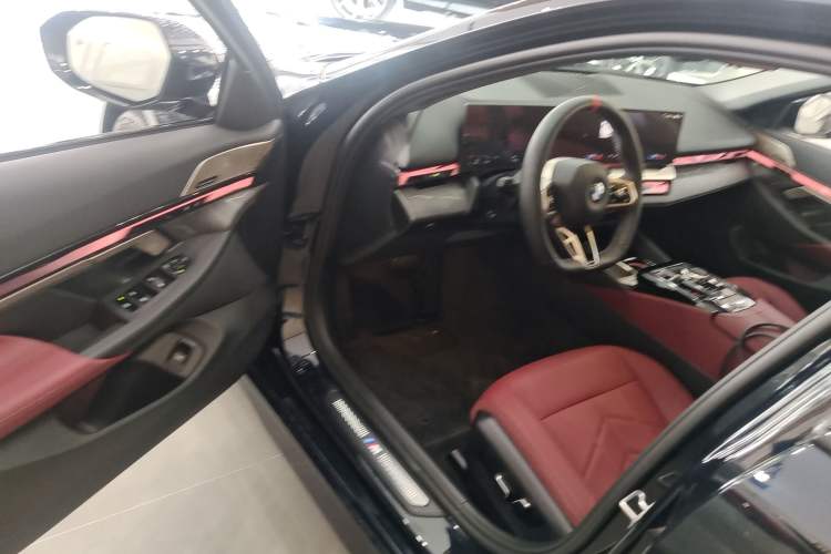 Used BMW 5 Series 2025 530Li Leading Model M Sport Package Driver Seat