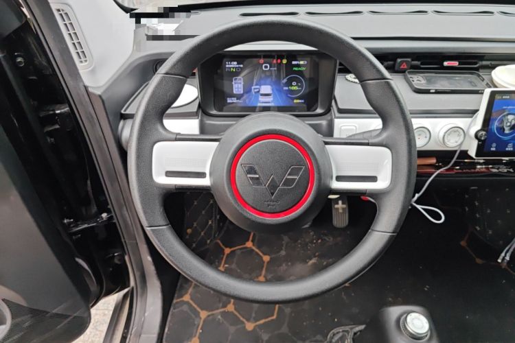 Used Wuling Hongguang MINIEV 2022 GAMEBOY 300km Enthusiast Model with Lithium Iron Phosphate Steering Wheel