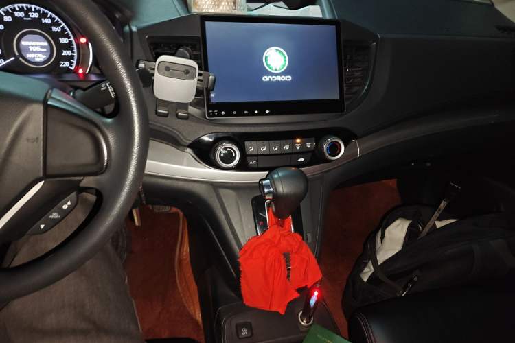 Used Honda CR-V 2015 2.0L two-wheel drive urban version Audio And AC Panel