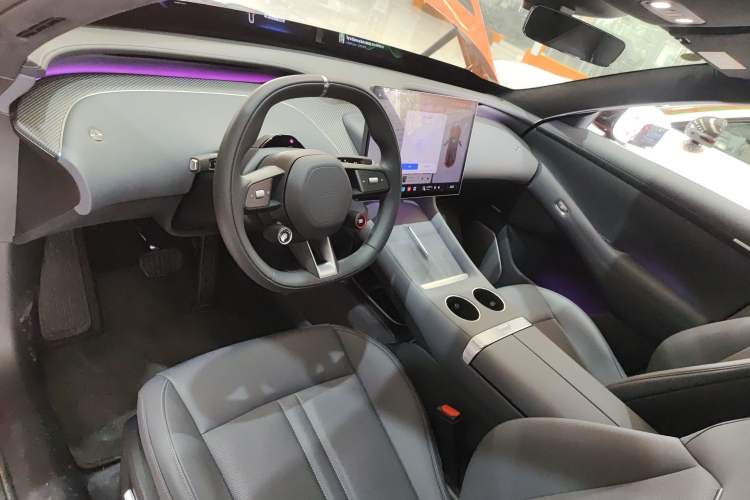 Used Xiaomi Auto YU7 2025 Ultra-Long Range High-Performance All-Wheel-Drive Max Edition
