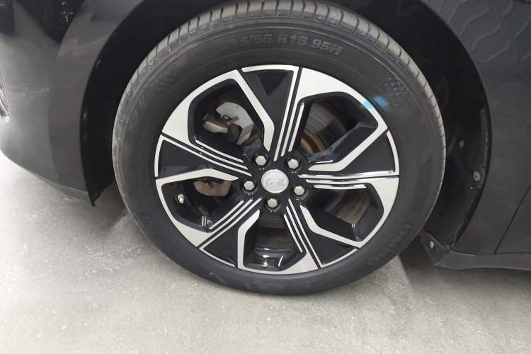 Used Hongqi E-QM5 2021 Charging Flagship Edition Exterior 4