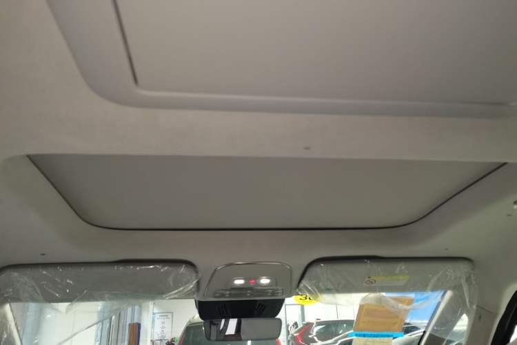 Used Volvo EM90 2025 Ultra Six-Seater