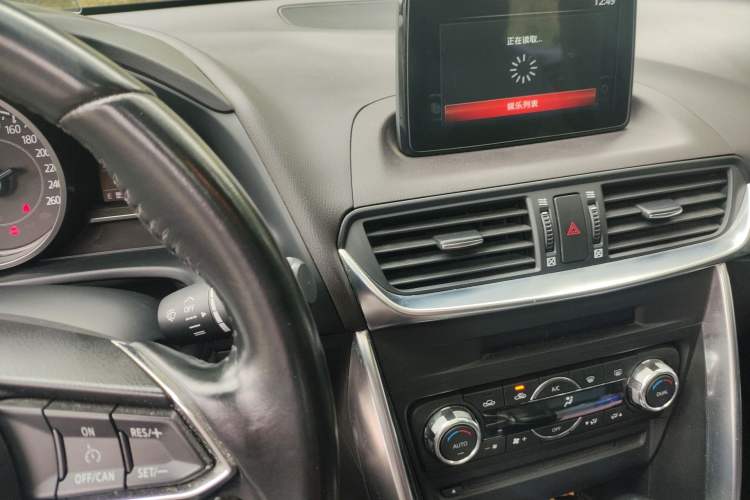 Used Mazda CX-4 2018 2.0L Automatic Two-Wheel Drive Blue Sky Premium Upgrade Version China VI Standard Audio And AC Panel