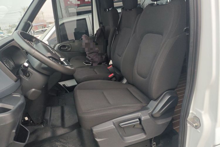 Used JMC Fushun 2023 2.0T Automatic Short-Wheelbase Low-Roof Commercial & Multi-Purpose Passenger Vehicle 6-Seater with Dual-Opening Tailgate