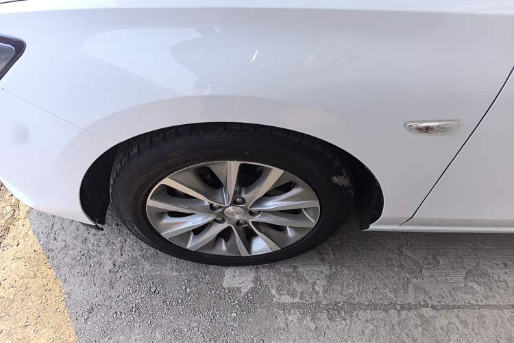 Used Buick GL6 2019 18T 6-Seater Connected Luxury Version China VI Standard Exterior 4