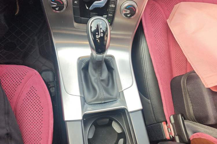 Used Volvo S60 2017 S60L T4 Smart Range Edition
