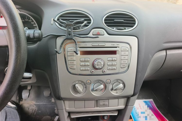 Used Ford Focus 2013 Hatchback Classic 1.8L Manual Base Model Audio And AC Panel