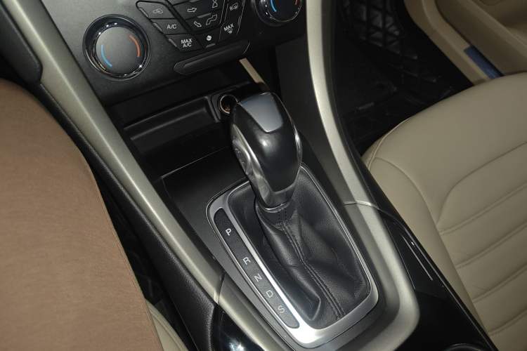 Used Ford Mondeo 2013 1.5L GTDi180 Fashion Edition Gear Lever