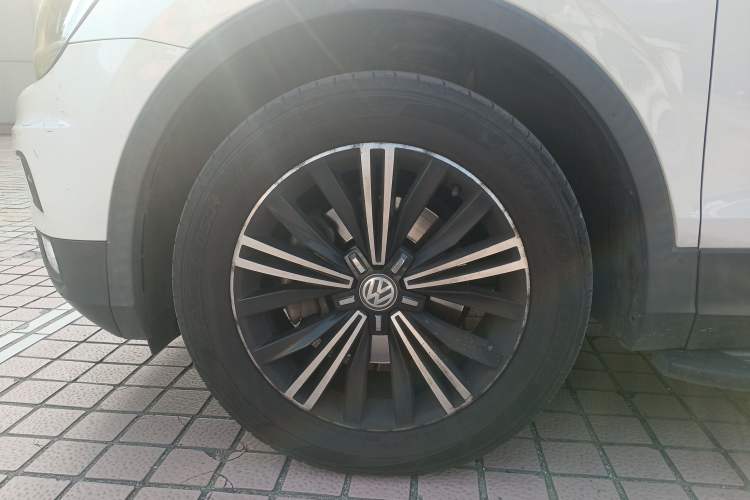 Used Volkswagen Tiguan L 2019 Updated Version 330TSI Automatic Two-Wheel Drive Panoramic Comfort Edition China VI Standard