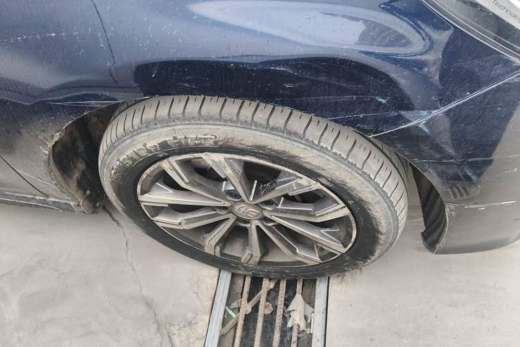 Used BYD Song MAX 2019 1.5T Automatic Smart Connect Ruiyi Sunroof Model 7 Seats China VI Standard Right Front Wheel Hub