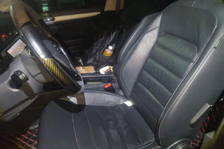 Used Volkswagen Lamando 2015 280TSI DSG Comfort Edition Left Front Seat