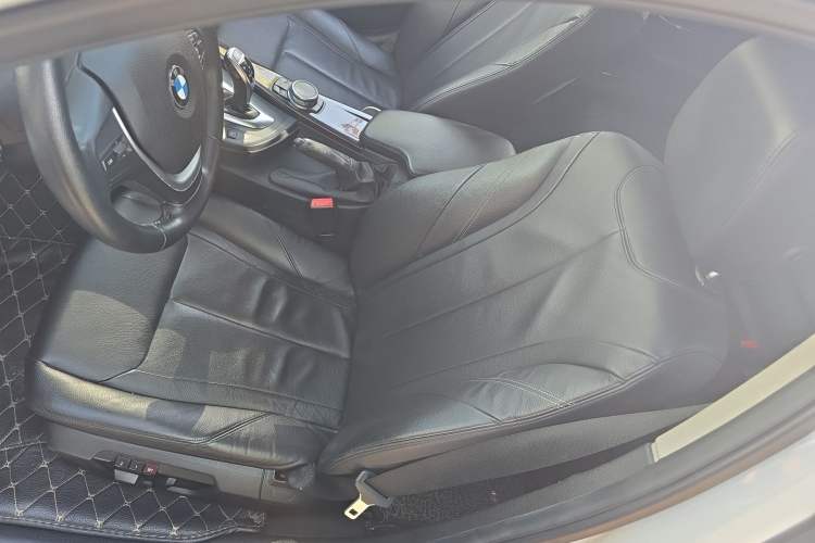 Used BMW 3 Series 2015 320Li Luxury Design Package
