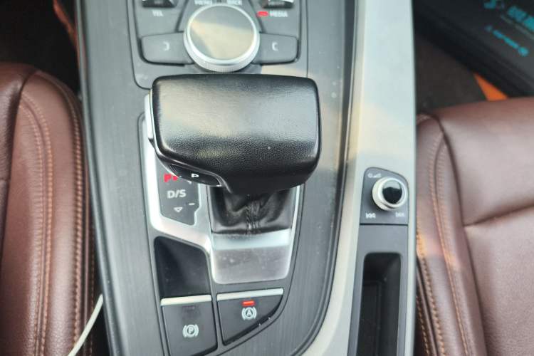 Used Audi A4L 2017 Plus 40 TFSI Ambition Model
