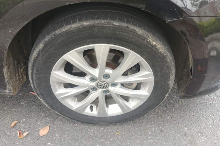 Used Volkswagen Lavida 2017 1.6L Automatic Comfort Edition
