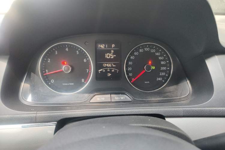 Used Volkswagen Gran Lavida 2013 1.4 TSI Automatic Luxury Model
