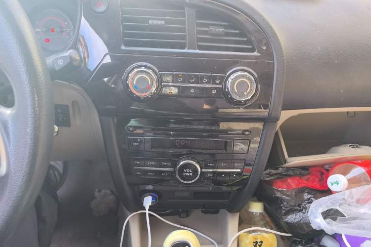 Used Soueast V3 Lingyue 2014 1.5L Manual Entry-Level Version Audio And AC Panel