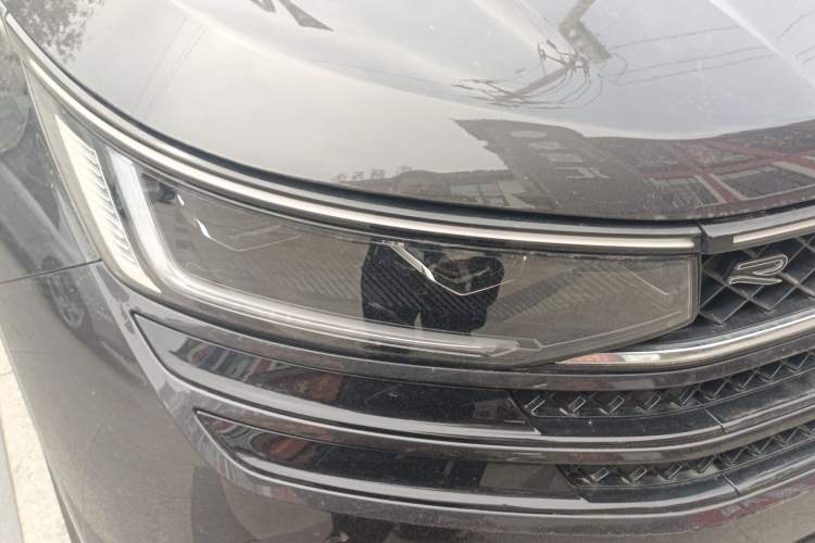 Used Volkswagen Tavendor 2024 380TSI All-Wheel-Drive R-Line Cruise Premium Edition Right Front Headlight