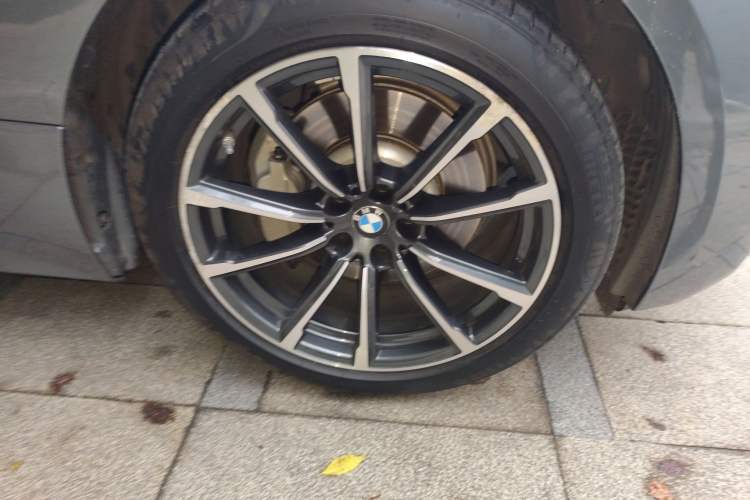 Used BMW 6 Series GT 2021 630i Luxury Design Package Right Front Wheel Hub