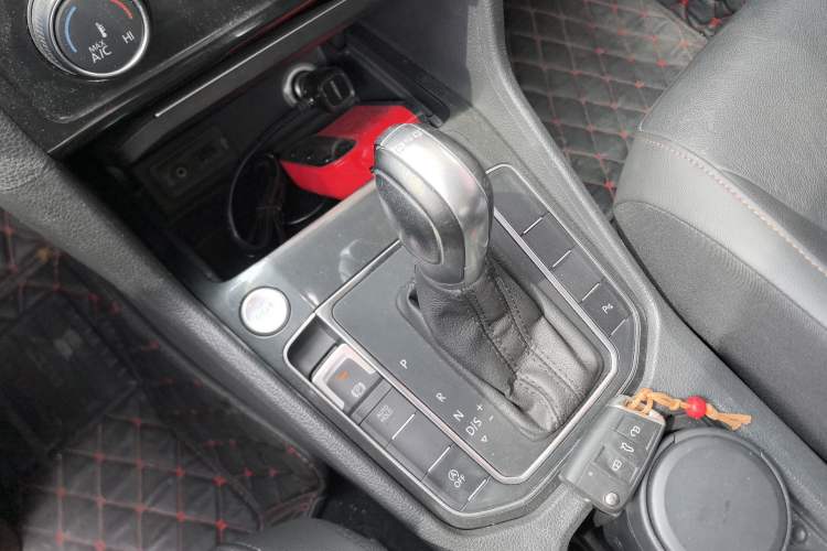 Used Volkswagen Golf Sportsvan 2016 280TSI Automatic Luxury Model Gear Lever