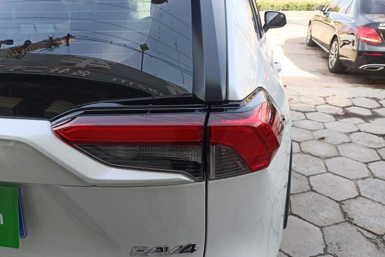 Used Toyota RAV4 2024 2.0L CVT Two-Wheel Drive Urban Edition
